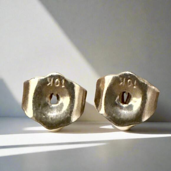 10k Solid Gold 2.30 Carat Garnet Heart Shaped Earrings - Picture 9 of 9